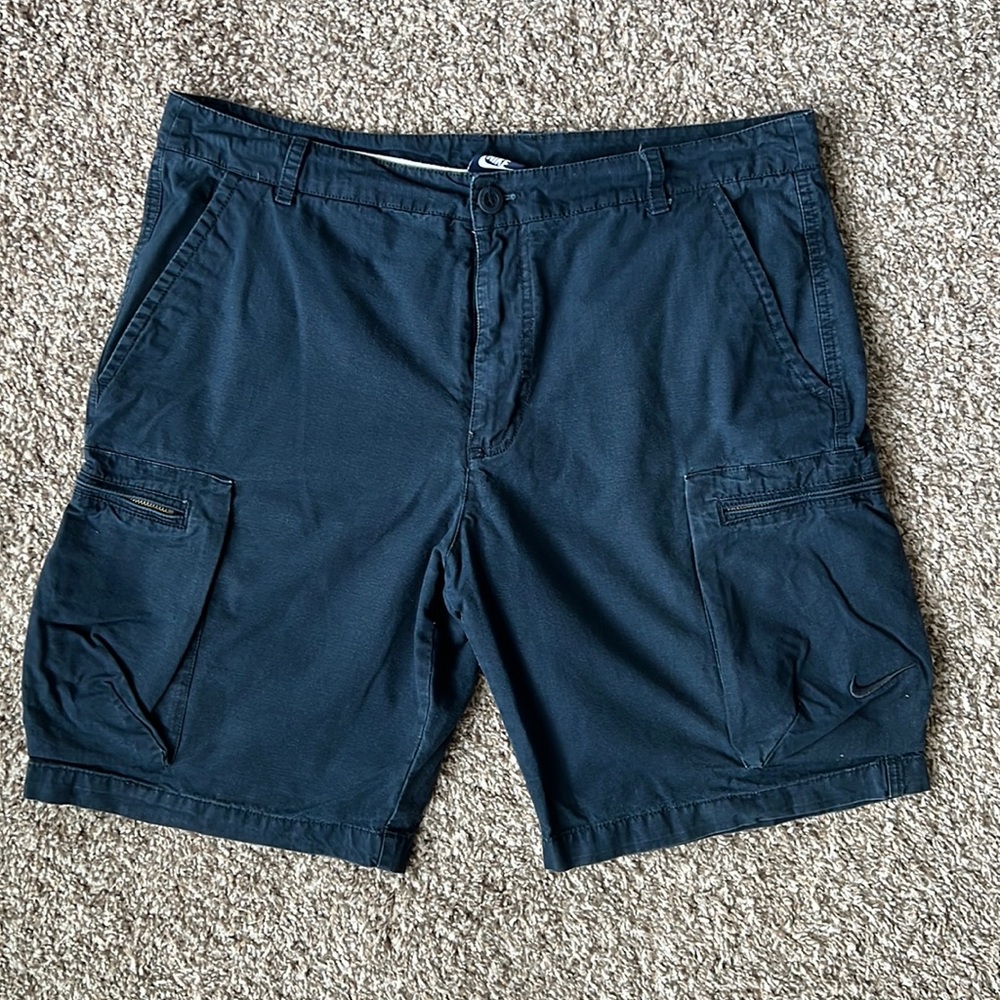 NIKE men’s cargo shorts